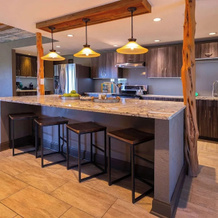 Willie's Hill Country Hideaway - Stay for 8 With Hot Tub & Fire Pit, Wimberley — photo 2