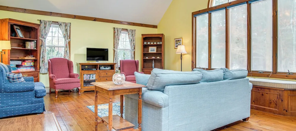 3 Mi to Beaches & Golfing: Family Gem in Cotuit, 科图特 — 照片 1