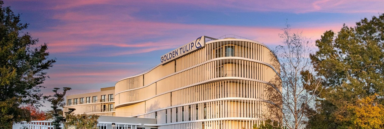 Golden Tulip Lyon Ouest Techlid Hotel & Spa, 利莫内斯特 — 照片 1