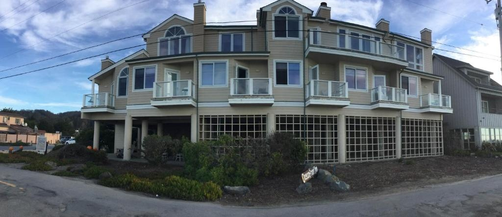 Landis Shores Oceanfront Inn, Half Moon Bay — photo 1