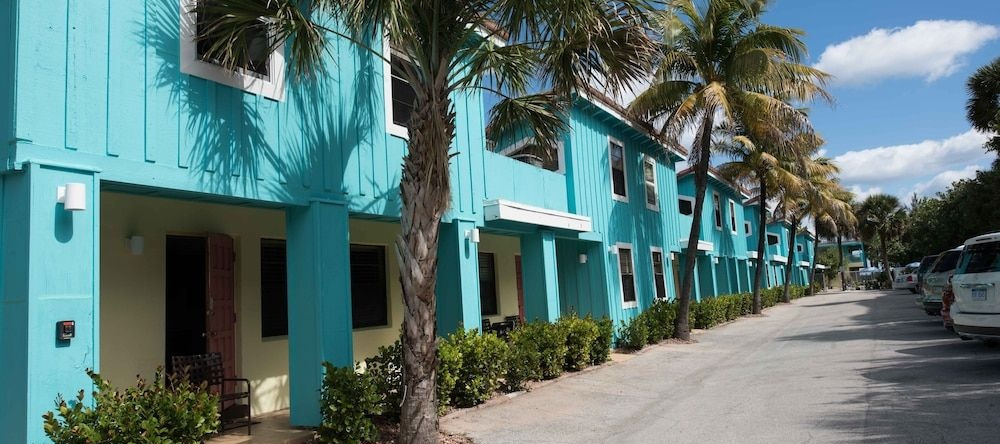 Sand Dune Shores, Palm Beach Shores — photo 1