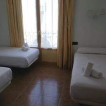 Hostal Rugaca, Huesca — photo 5