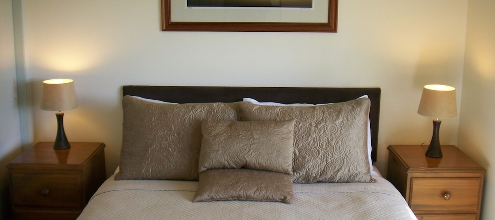 Mystery Bay Cottages, Mystery Bay — photo 1