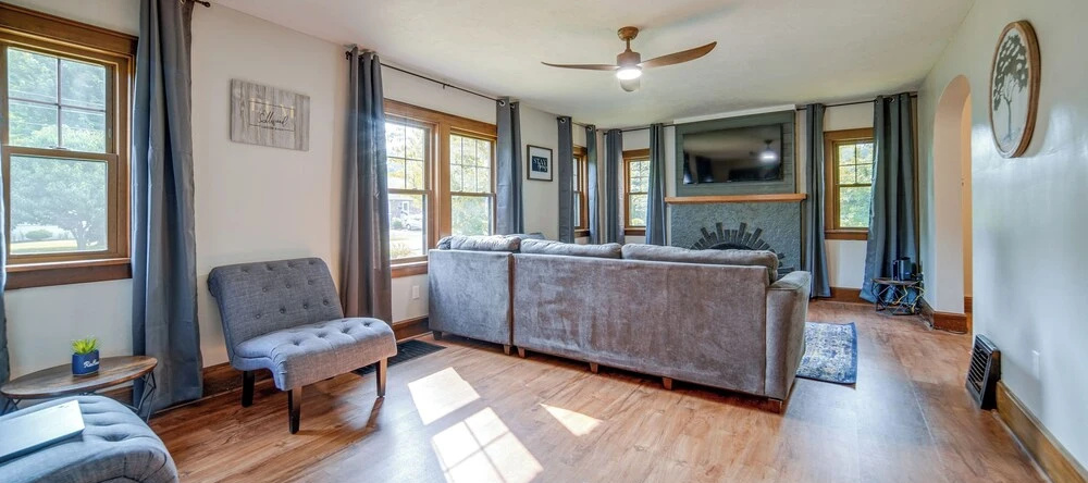 Central Erie Vacation Rental ~ 2 Mi to Beach!, 伊利 — 照片 1
