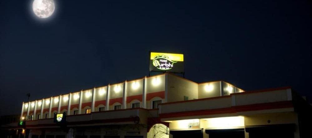 Hotel Surbhi, Мундра — фото 1