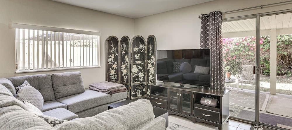 Home In San Diego Area W/ Outdoor Entertainment!, Спринг-Вэлли — фото 1