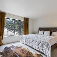 Luxurious 2 Bedroom Base Camp Condo - Steps from Kirkwood Village 2 Condo by RedAwning, 柯克伍德 — 照片 3