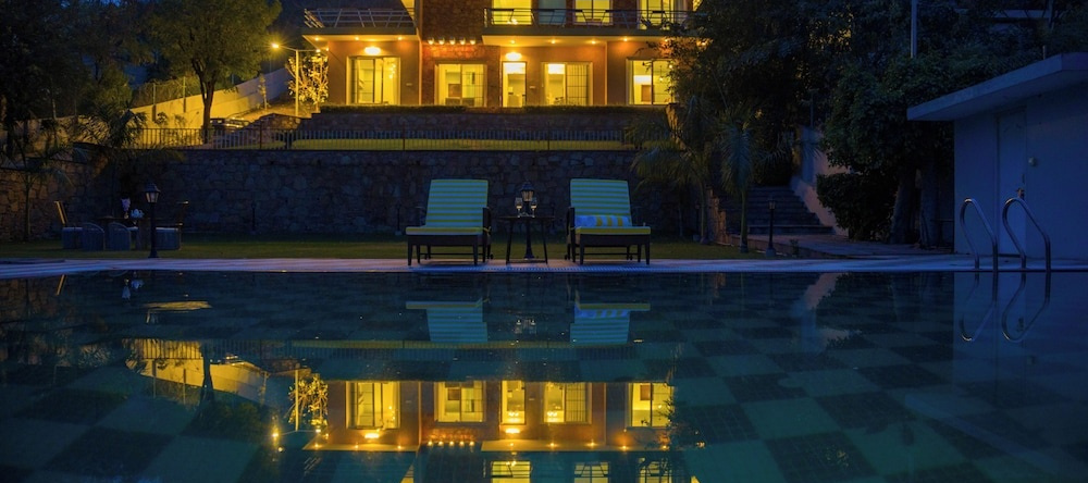 Elivaas Festiva Mansion 3 Bhk Villa, Удаипур — фото 1