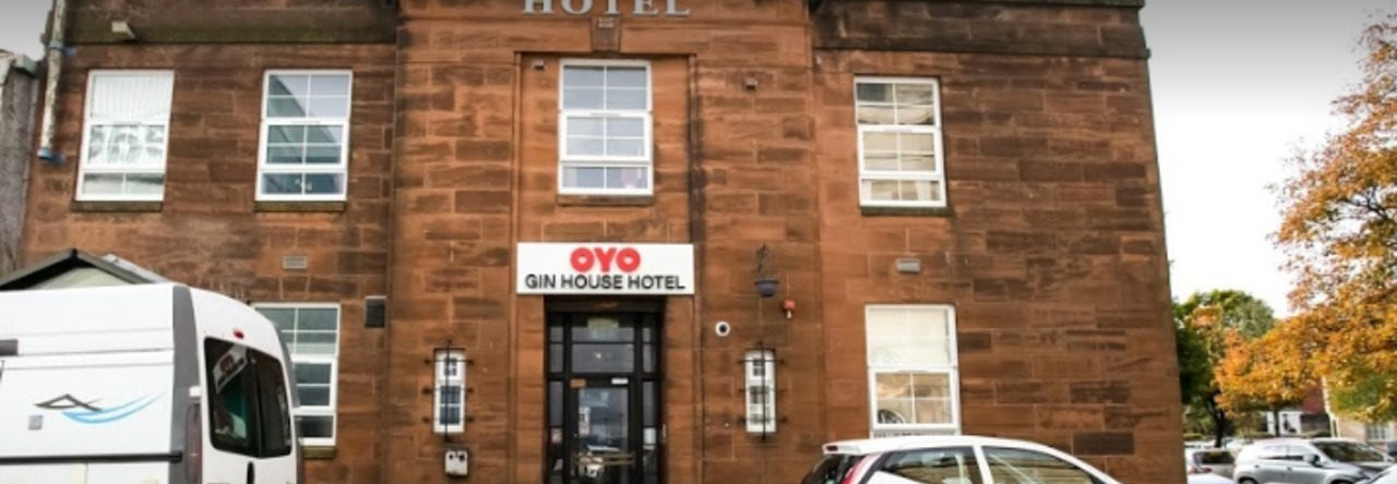 OYO Gin House Hotel, 格里诺克 — 照片 1