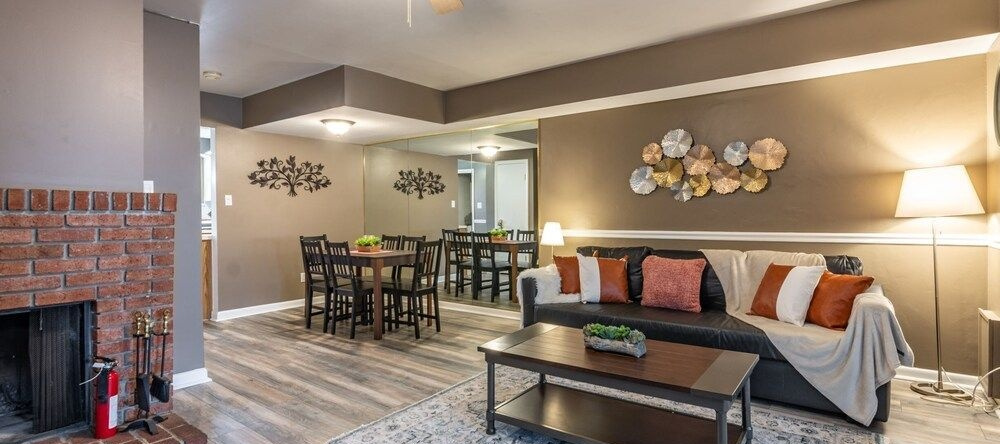 Charming 3BR House Cozysuites Pool Table, 亚历山大 — 照片 1