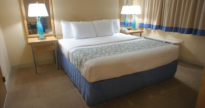 La Quinta Inn & Suites Miami Lakes, Майами-Лейкс — фото 1