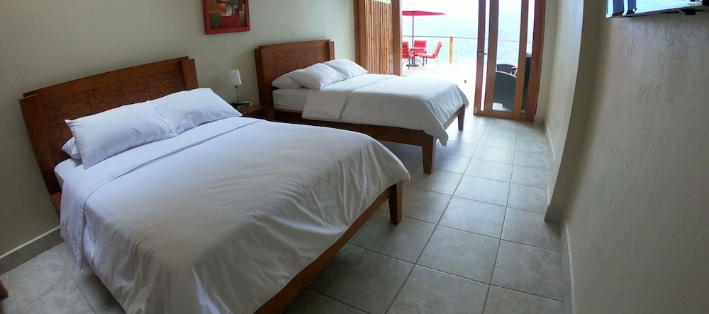 Kapari Natural Lodge & Spa, 圣米格尔德洛斯班科斯 — 照片 1