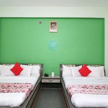 Oyo 22644 Bhagat Palace, Дешнок — фото 2