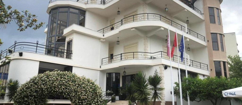 Garden Boutique Hotel, 爱尔巴桑 — 照片 1