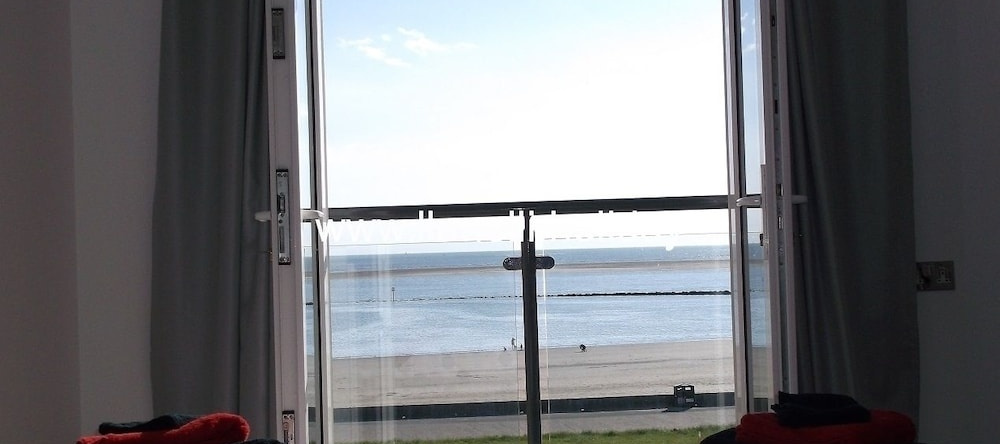 Awel y Mor, Llanelli — photo 1
