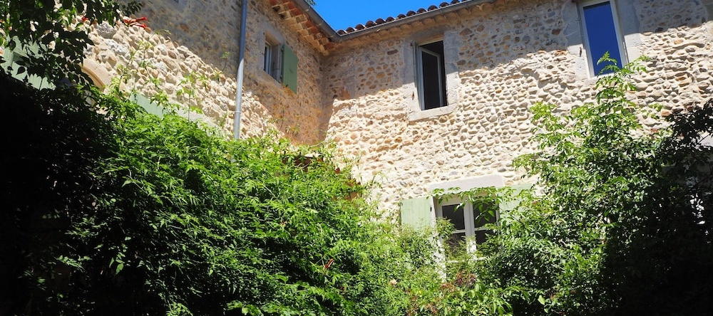 Les Cailloux Dorés, 马西拉尔格-阿蒂埃什 — 照片 1