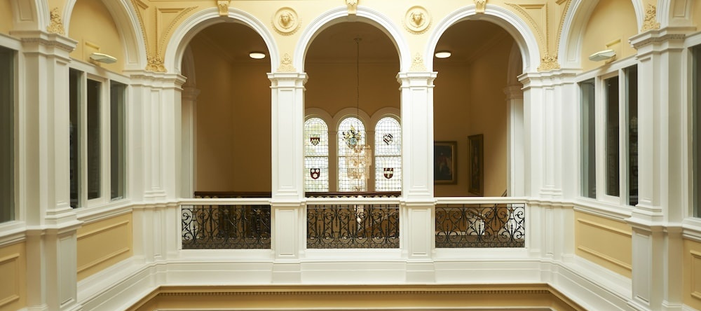 Newfield Hall, 贝尔-巴斯克 — 照片 1