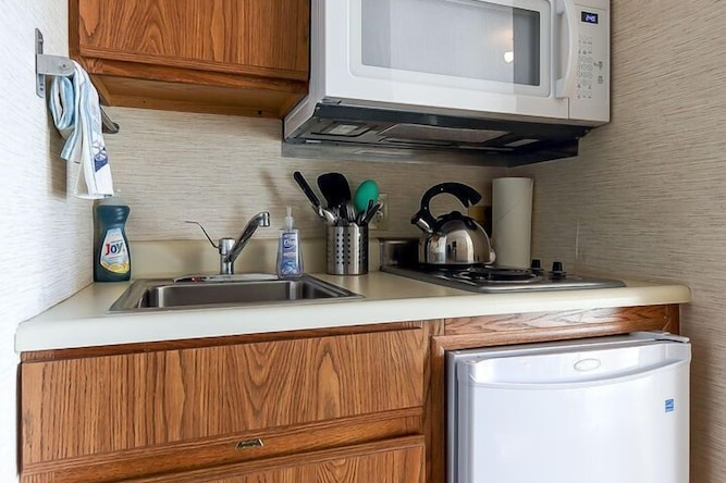 The Shores Beachside Studio Unit 5679, 阿克米 — 照片 1