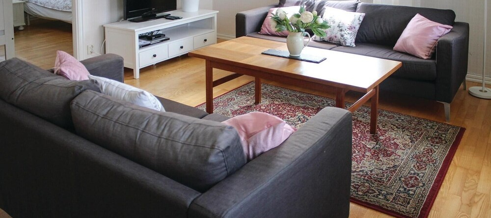 Beautiful Home in Hestra With 2 Bedrooms and Wifi, 格努舍 — 照片 1