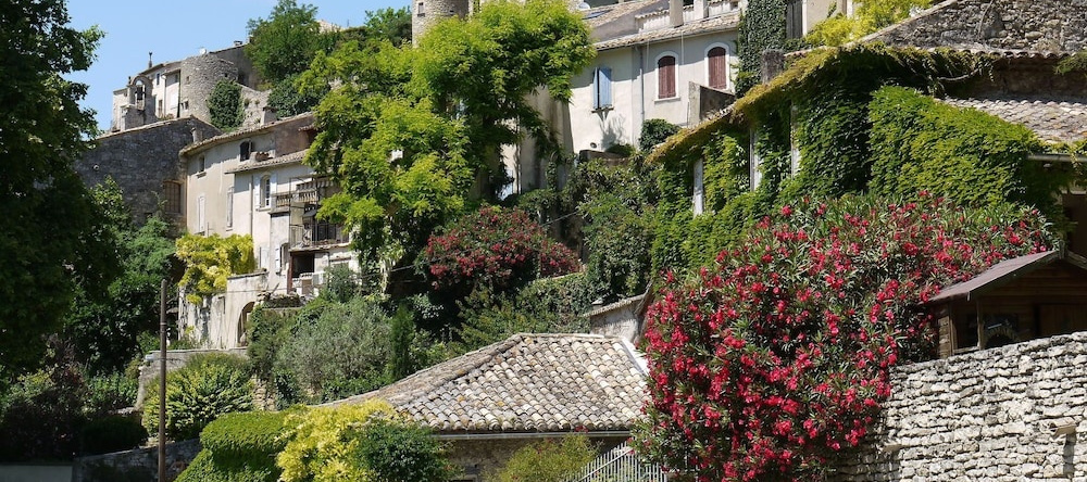 Cozy Villa in Menerbes with Swimming Pool, Menerbes — photo 1