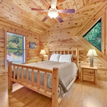 3 BDR Log Cabin in Cozy Resort w/ Private Hot Tub, Pittman Center — photo 4
