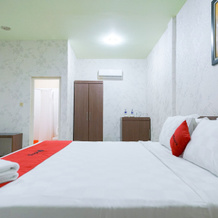 RedDoorz Plus @ Jalan FL Lumban Tobing Sibolga, Sibolga — photo 4