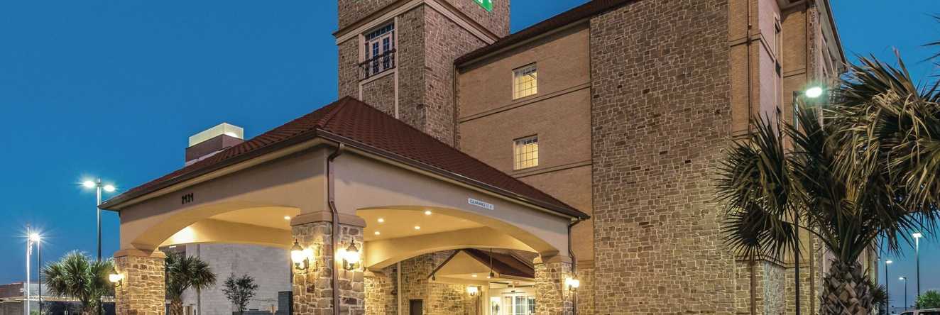 La Quinta Inn & Suites by Wyndham Dallas Grand Prairie South, 大草原城 — 照片 1