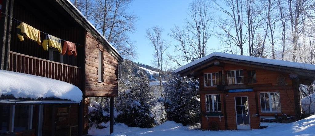 Free Spirit Lodge, 弗吕埃利 — 照片 1
