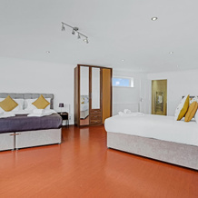 Heathrow Living St Annes Svcs Hse 5 Bdrm, Стэйнс — фото 3