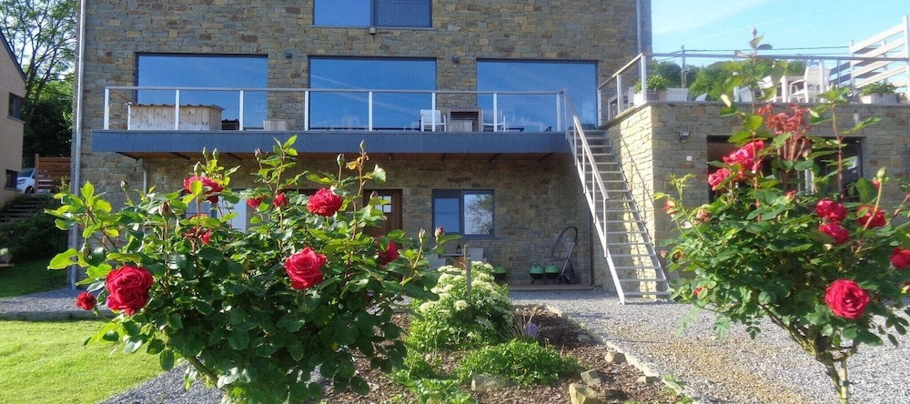 Luxurious Holiday Home in Heyd Durbuy with Sauna And Pool, 迪尔比 — 照片 1