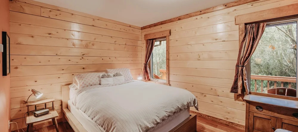 21GS - Log Cabin - Pets Ok - Sleeps 6, Warnick — photo 1
