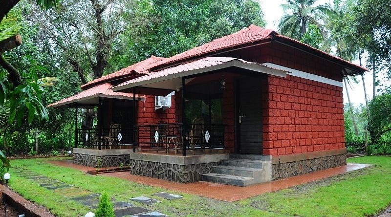 Red Roof Farmhouse, 奇普卢恩 — 照片 1