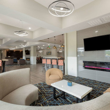 La Quinta Inn & Suites by Wyndham Coralville Iowa City, 科勒尔维尔 — 照片 2