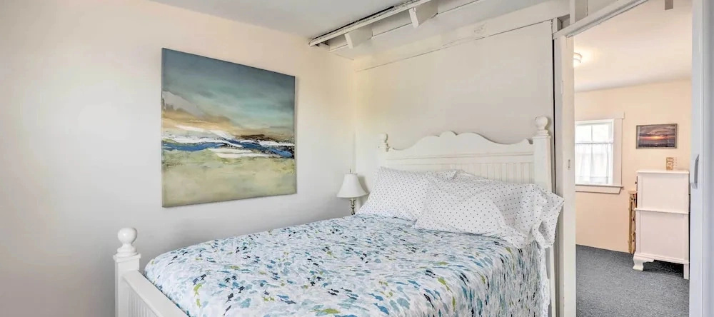 Plum Island Retreat ~ 1-Block Walk To Beach!, Ньюбери — фото 1