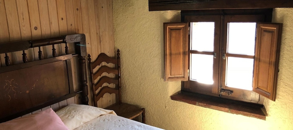 Cozy Apartment In Catalonia With Pool And Garden, Монсени — фото 1