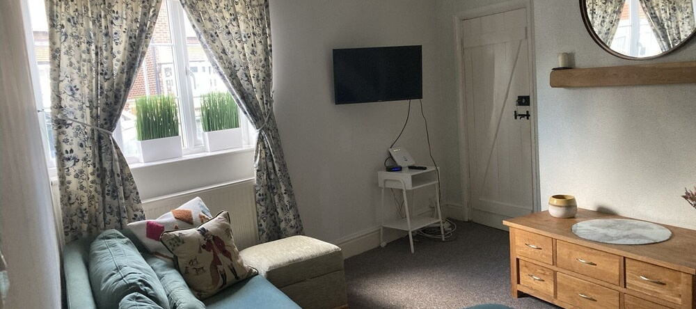 Ask 4 Discount, Best 3-Bed House In Manchester, Уайтфилд — фото 1