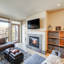 Walk to the Lake: Chelan Condo w/ Mtn Views!, Chelan — photo 2