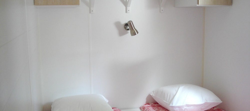 Property With 2 Bedrooms In Saint-Martin-De-Queyrières, With Wonderful, Сен-Мартен-де-Кейрьер — фото 1