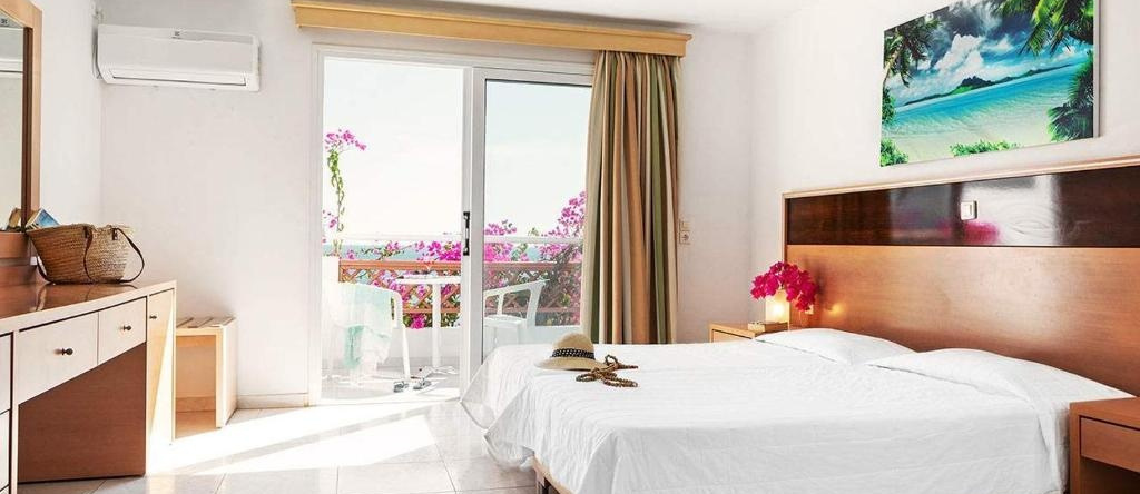 Minos Beach Hotel, 卡尔帕索斯 — 照片 1