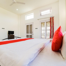 OYO 46619 6th Avenue, 迪布鲁格尔 — 照片 3