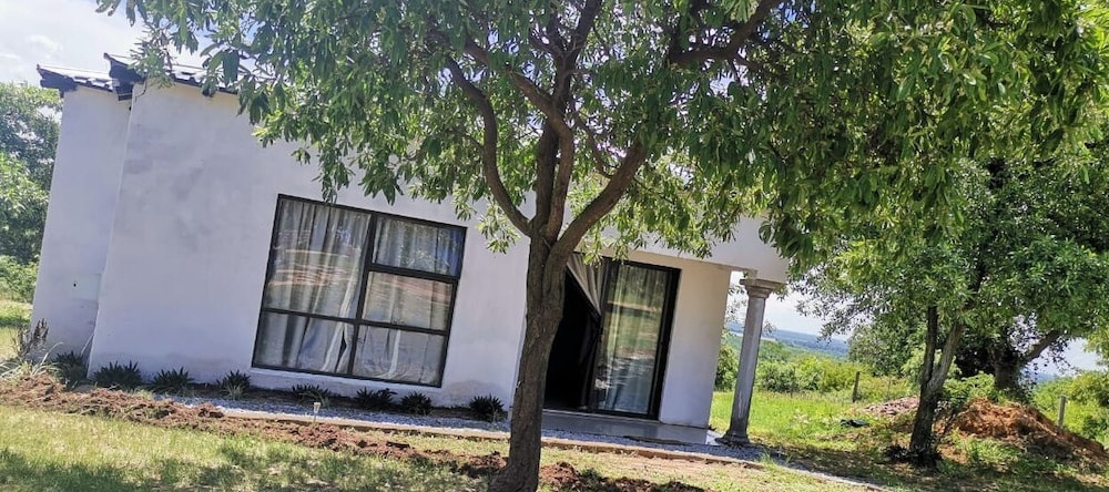 Khutsong Lodge, Acornhoek — photo 1