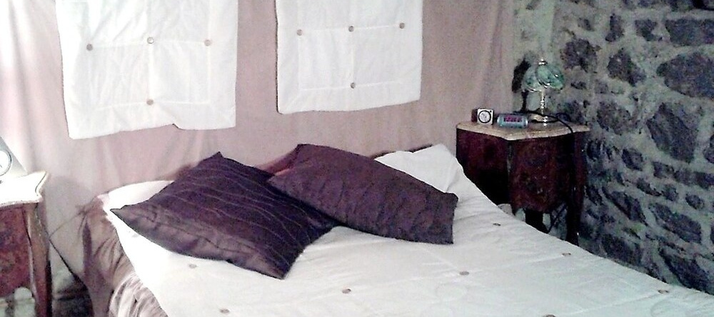 House With one Bedroom in Sauviat, With Wonderful Mountain View and Te, 索维亚 — 照片 1