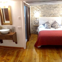 House With 4 Bedrooms in Anciles, With Wonderful Mountain View, Furnished Balcony and Wifi Near the Slopes, 贝纳斯克 — 照片 2