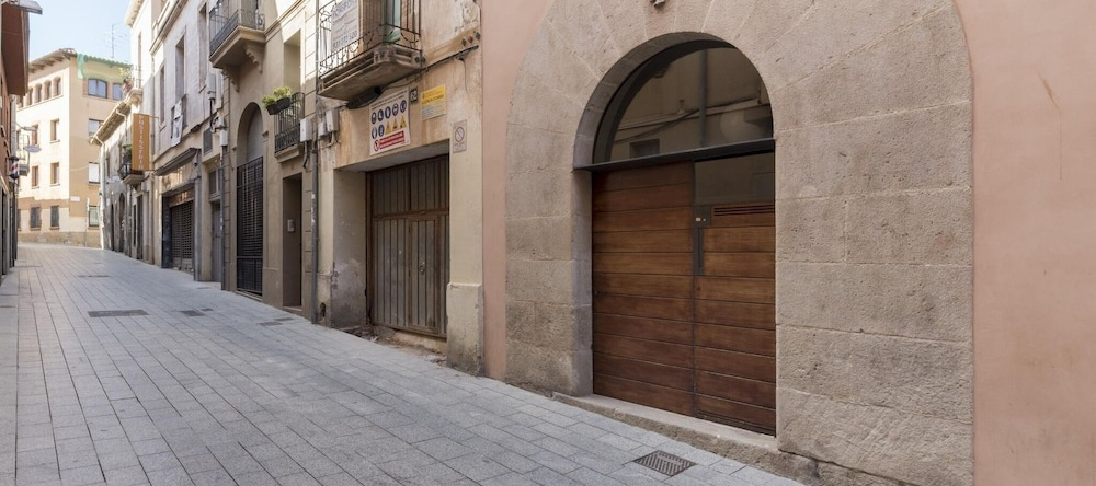 Elegant Holiday Home in Sant Boi de Llobregat With Terrace, Sant Boi de Llobregat — photo 1