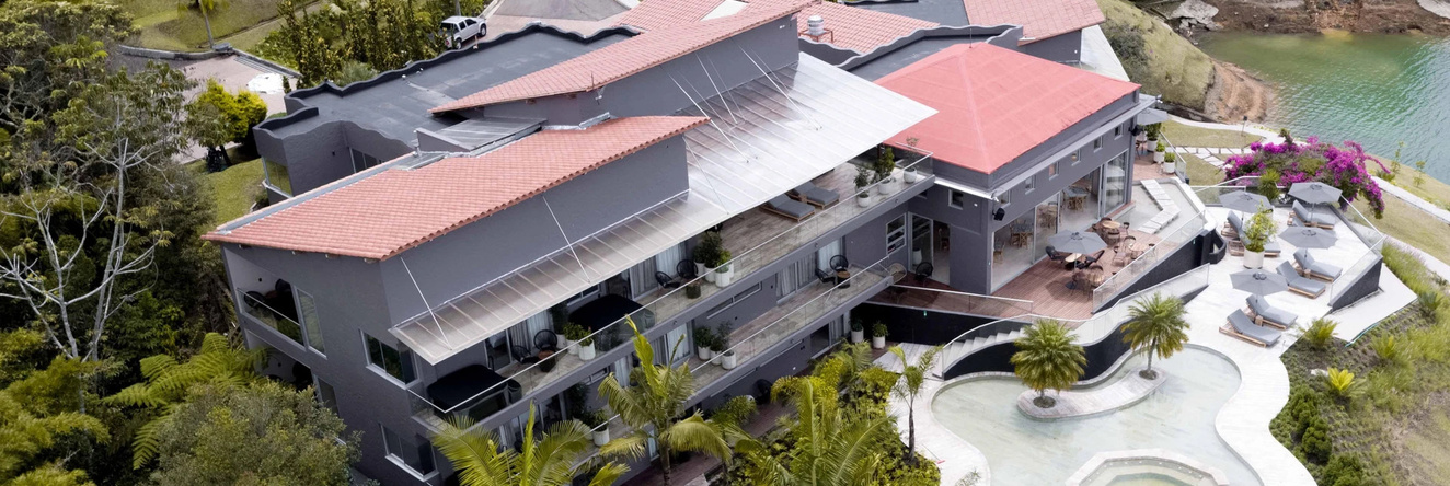 Tau House, Guatape — photo 1