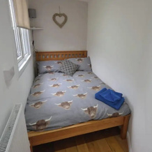 2-Bed Cabin Sleeps 4 -Small Pets Ok -Free Parking, Ллансаннан — фото 3