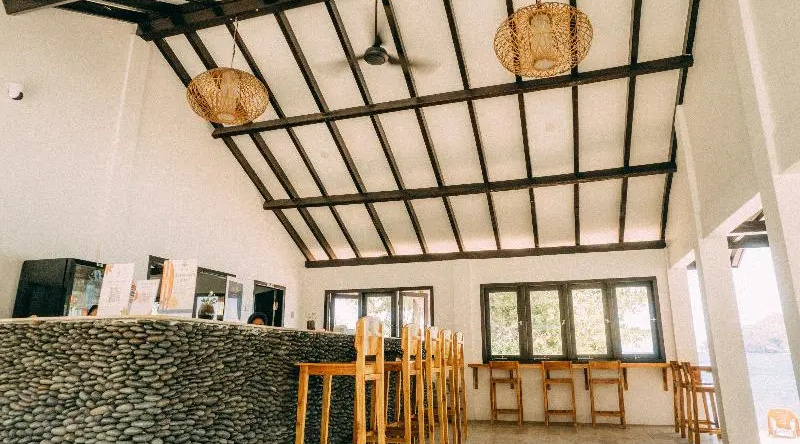 Balong Balong Surf Bungalows, Sekongkang — photo 1
