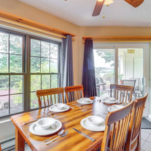 Steps to Shore: Scenic Big Boulder Lake Condo!, Holiday Poconos — photo 4