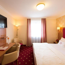 Hotel am Schloßpark Zum Kurfürst, 上施莱斯海姆 — 照片 5
