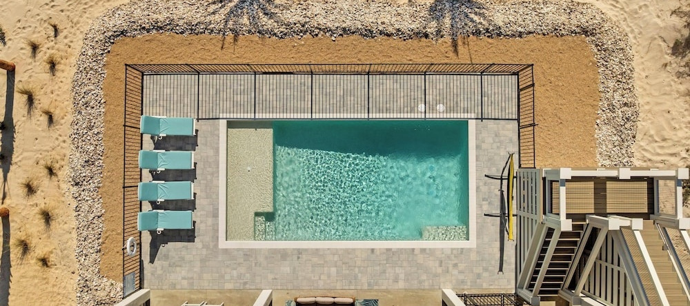 Beach House - Walking On Water By Phg, Остров Сент-Джордж — фото 1
